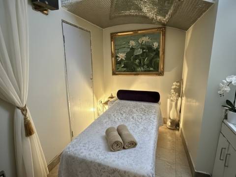 Olier Thai Massage – Female , Ladyboy & Male Masseur in SOHO